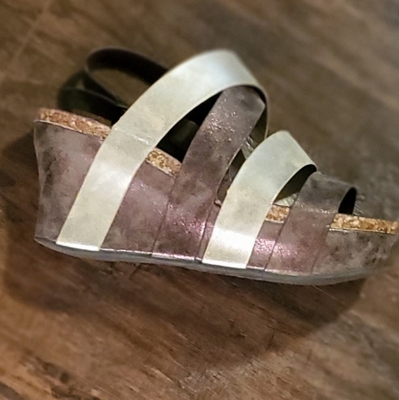 Pierre Dumas Metalic Brown & Pewter Strappy Wedge - Picture 2 of 7